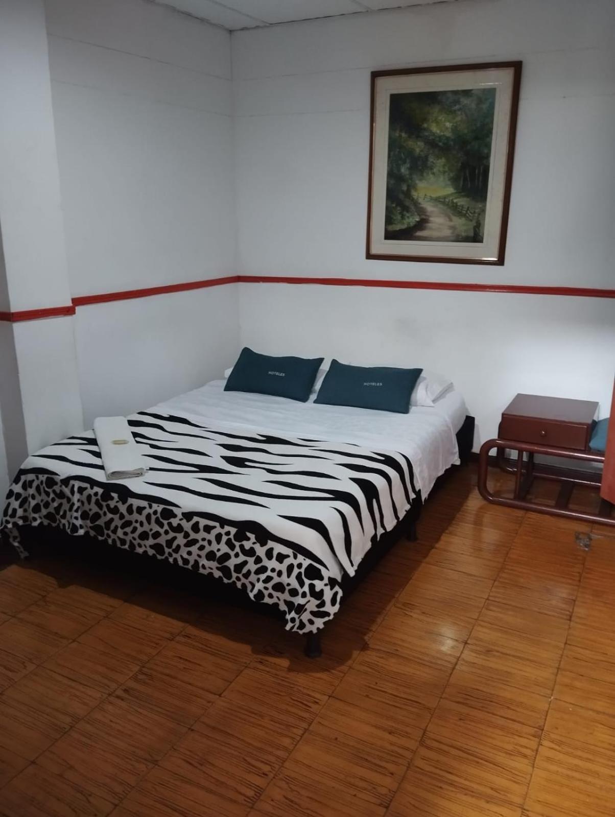 Hotel Colonial Armenia Ro Dış mekan fotoğraf